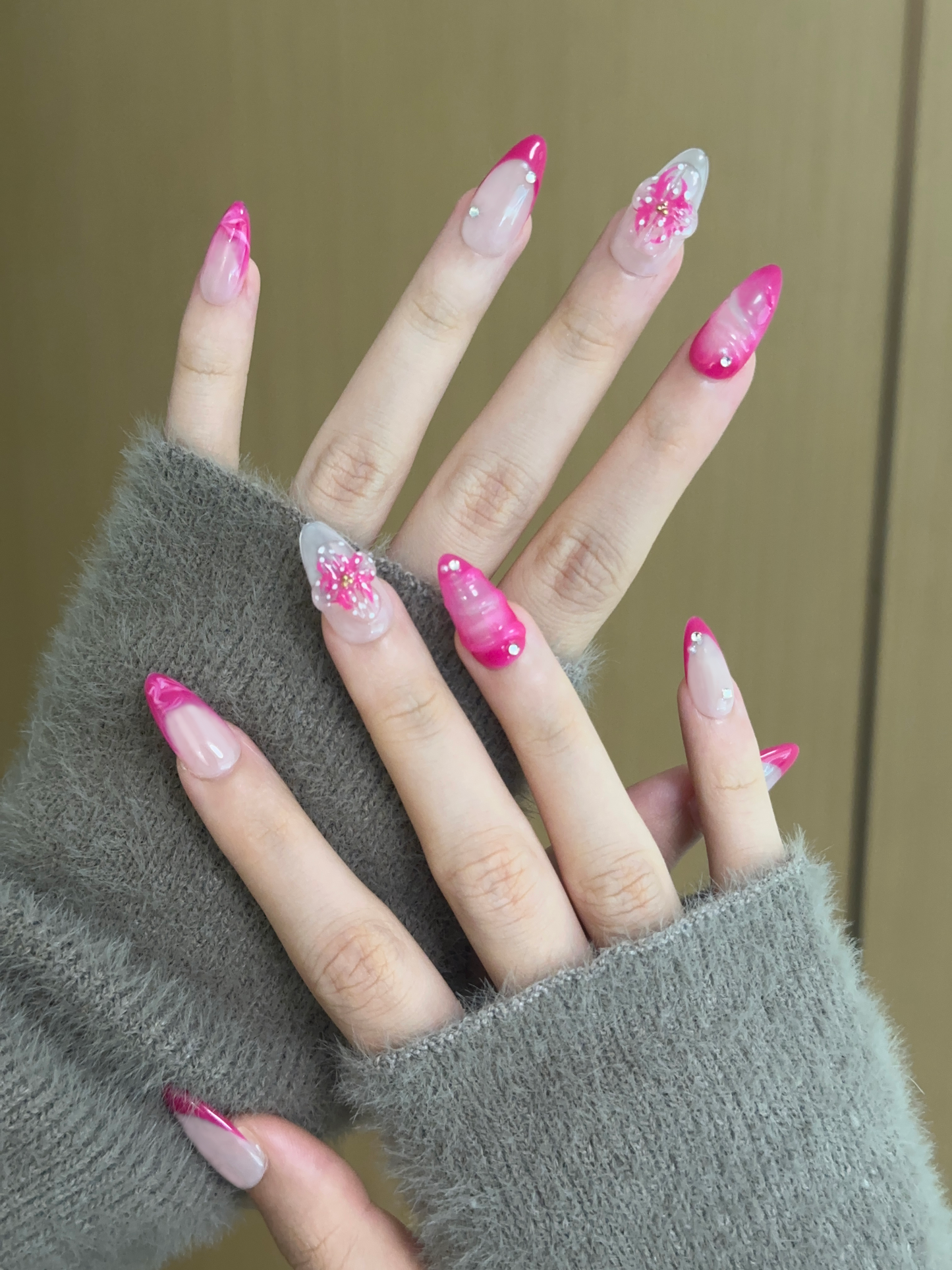 Almonds-Medium Nail-French Nail-Flower (10pcs) OMGXX30001