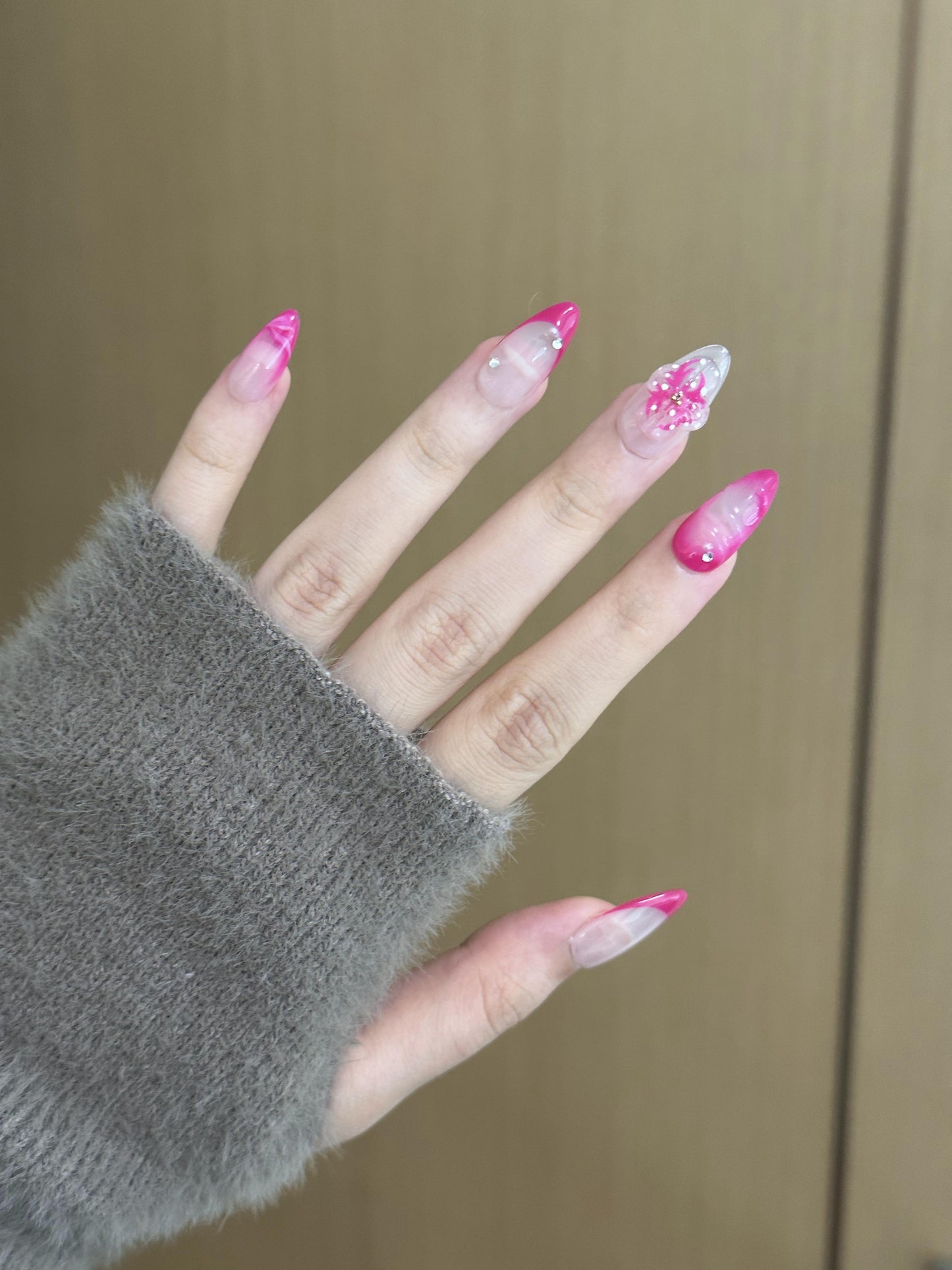 Almonds-Medium Nail-French Nail-Plant (10pcs) OMZXX050