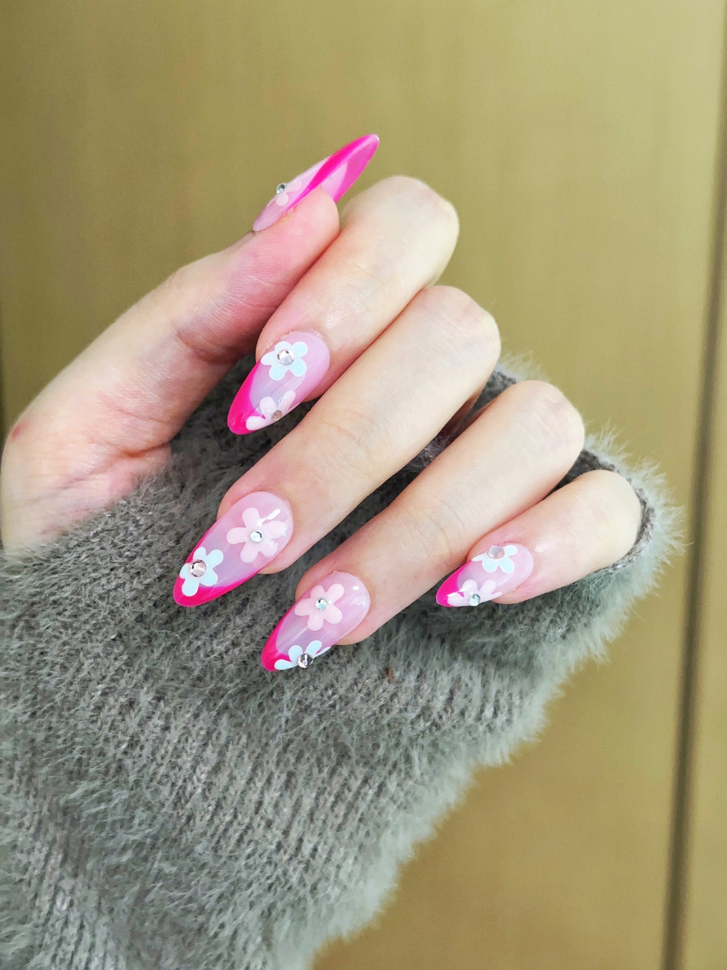 Almonds-Medium Nail-French Nail-Plant (10pcs) OMZXX050