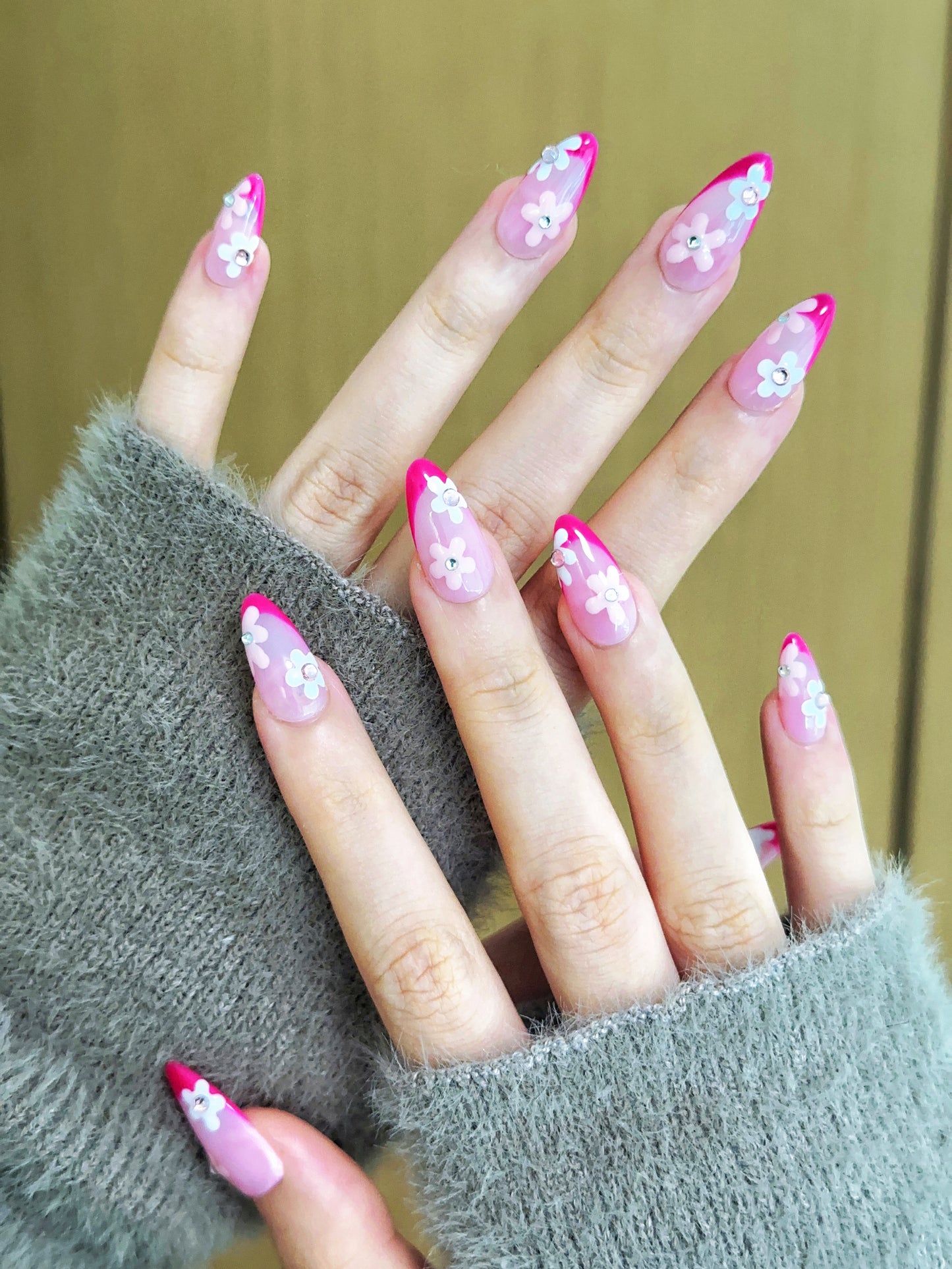 Almonds-Medium Nail-French Nail-Plant (10pcs) OMZXX050