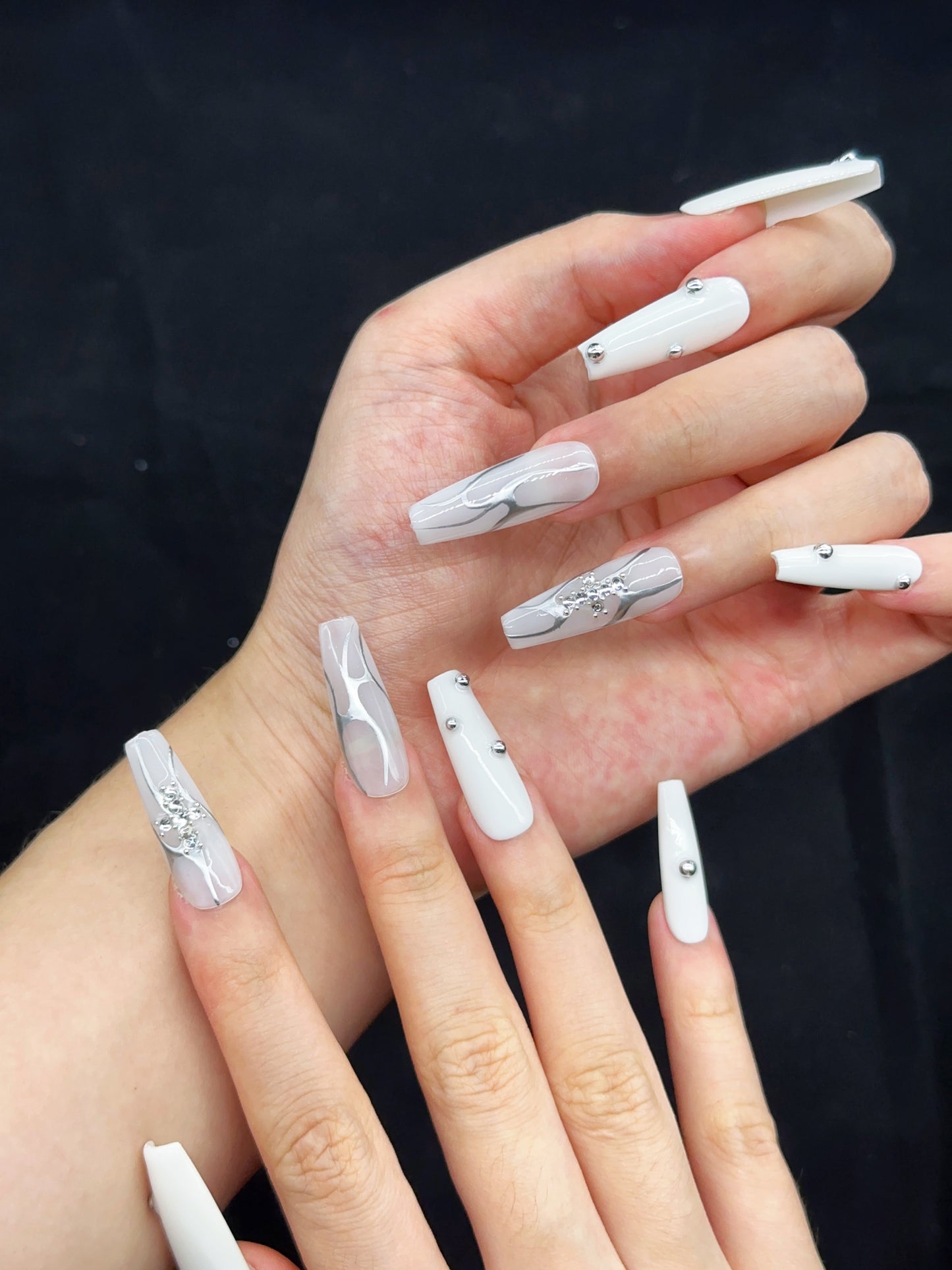 Coffin-Long Nail-White-Striped (10pcs) OMZXX061