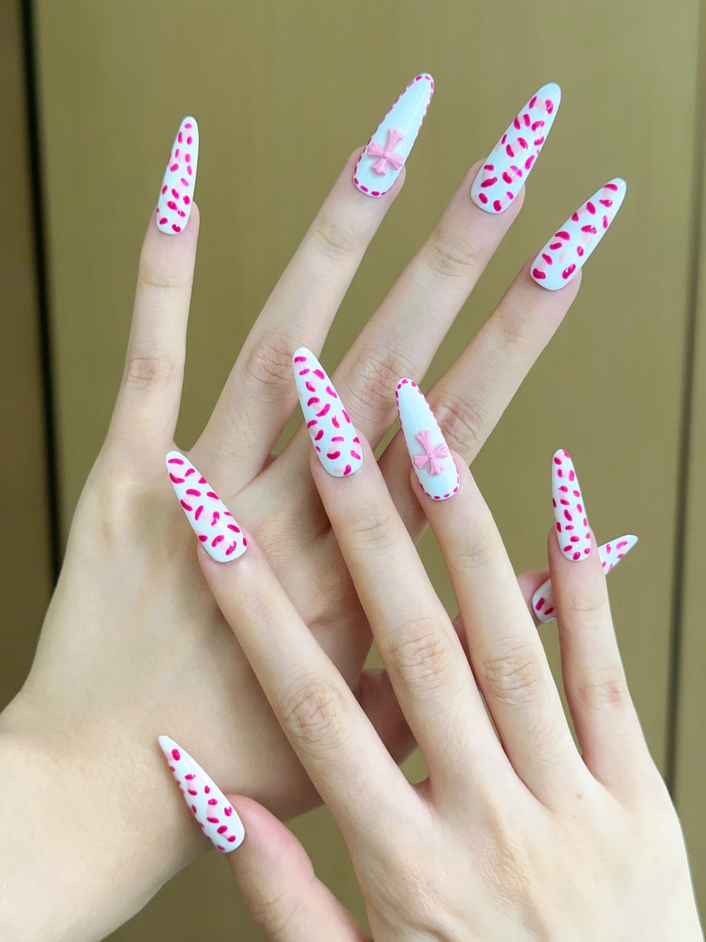 Stiletto-Piebald-Cute (10pcs) OM30XX013
